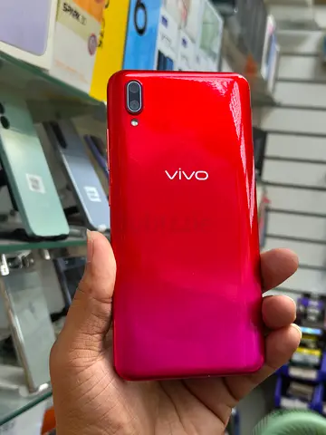 vivo Y93 dual-camera red gradient phone - good condition
