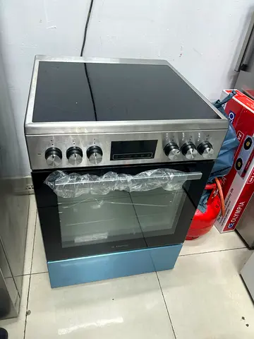 Stainless Steel Electric Ceramic Cooker with Oven — Used, Good Condition