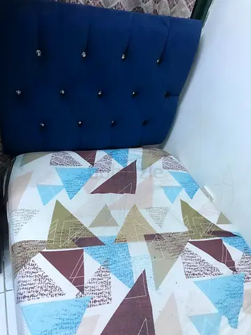 Bed frame with headboard (without mattress)