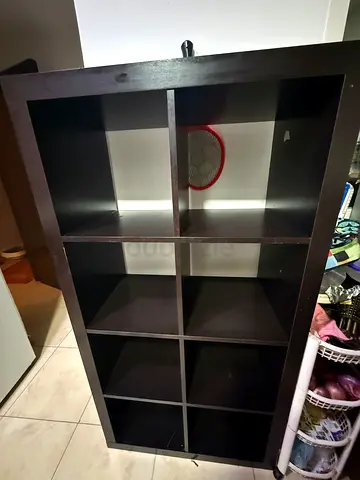 Wooden Storage Shelf / Display Unit – AED 100