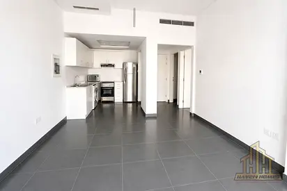 SUNLIT INTERIORS | MODERN LAYOUT | MOVE IN READY
