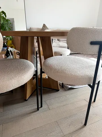 Dining table and 4 chairs