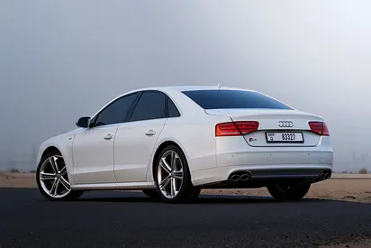 صورة 3 لـ 2013 AUDI S8