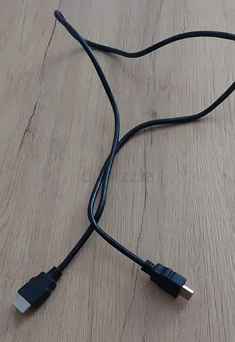 4 HDMI 2.1 cables and 1 Optical Audio Cable