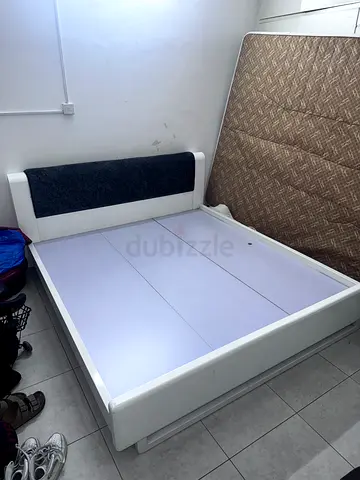 Queen size bed
