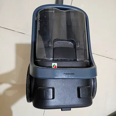 Panasonic Canister Vacuum Cleaner - Compact, Bagless, 1600W (Used)