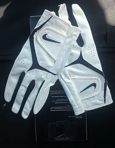 Brand New Nike Mens Golf Gloves (2 Gloves)
