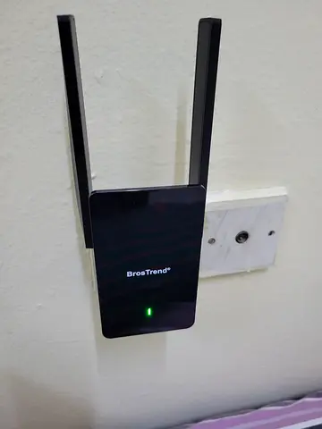 Broadband Wi‑Fi Range Extender (BrosTrend) - Good Working Condition