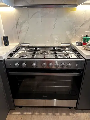 Gas Range Cooker with Oven - Good Condition