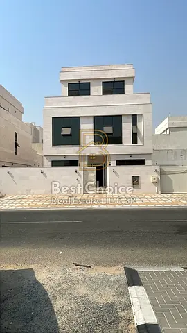 فيلا فاخرة 5 غرف ماستر في الحوشي | لوكيشن مميز مقابل المحال التجارية | تشطيب فاخر | بالقرب من شارع مليحة والجسر