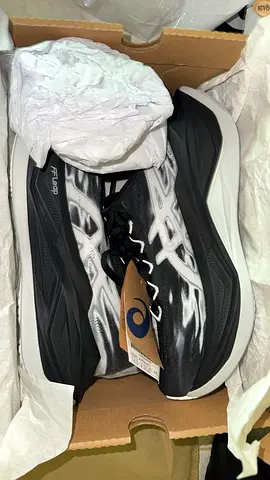 New Asics Superblast 3 men’s running shoes — size 42 unused, in box