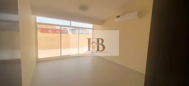 فيلا للإيجار في الجافلية – على الشارع الرئيسي