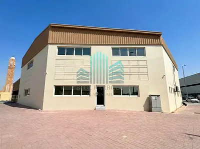 INDEPENDENT SHOP WITH OFFICES | ROAD-FACING | READY TO MOVE IN