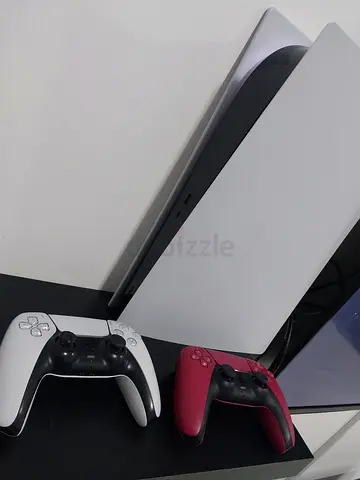 PS5 Digital Edition + 2 Controllers