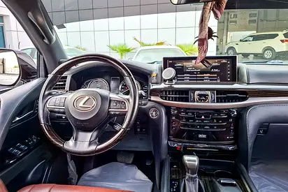 صورة 10 لـ 2021 Lexus LX-SERIES