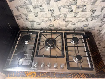 Geepas 5-Burner Stainless Steel Gas Hob — Good Working Condition