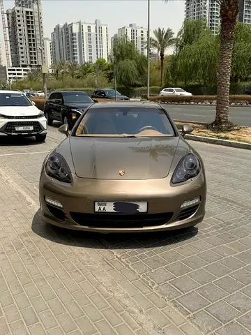 2012 Porsche PANAMERA 缩略图 2