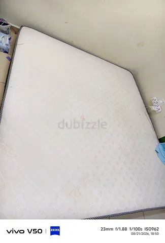 Queen size mattress in good condition