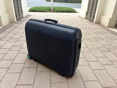 Hard Shell Black Roller Suitcase