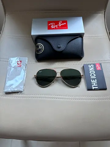 New Authentic Ray-Ban Round Metal Sunglasses with Case - Classic Green Lenses (unworn)