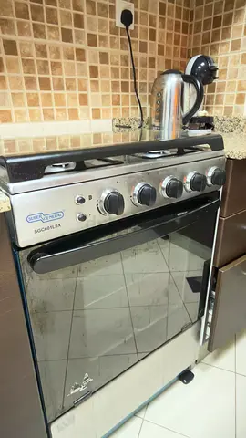Super General 4-Burner Gas Cooker with Oven - Excellent Condition