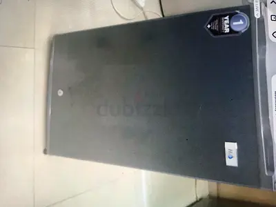 Single-door mini fridge in good working condition
