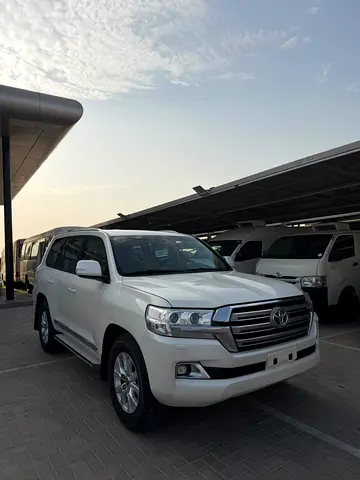 2019 Toyota LAND CRUISER — фото 2