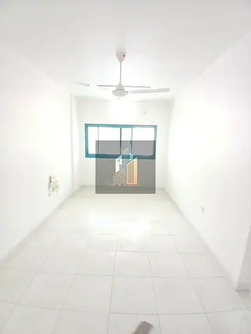 NEAR LULU , BIG APARTMENT, NEAT AND CLEAN FAMILY BUILDING AND KUCHA PARKING AVAILABLE