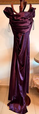 Elegant Plum Satin Evening Gown – Luxury Occasion Dress