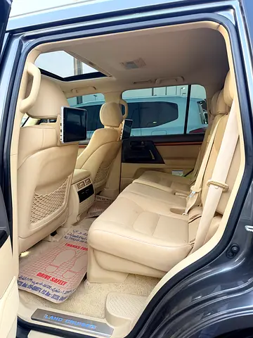 2017 Toyota LAND CRUISER — фото 9