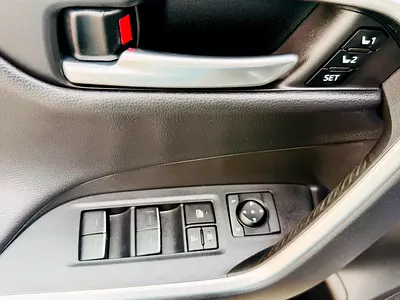 صورة 10 لـ 2023 Toyota RAV 4