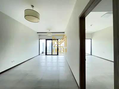استوديو الخليج التجاري | إطلالة على البرج والمدينة | شرفة كبيرة