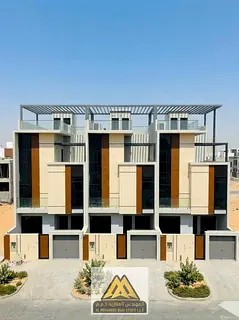Villa in Al-Haliwa, spacious area, close to all services, excellent location