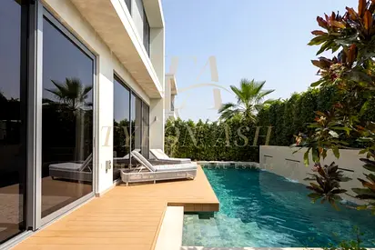 FULLY RENOVATED | FULLY FURNISHED | PRIVATE POOL