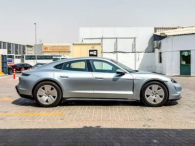 2022 Porsche TAYCAN 缩略图 4