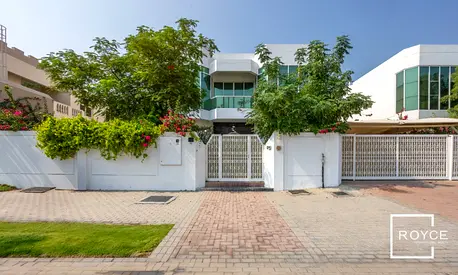 Amazing 5-Bedroom Villa |Private Pool |Stand Alone