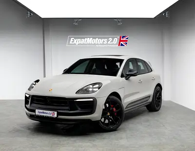 Porsche Service History • GCC Specs