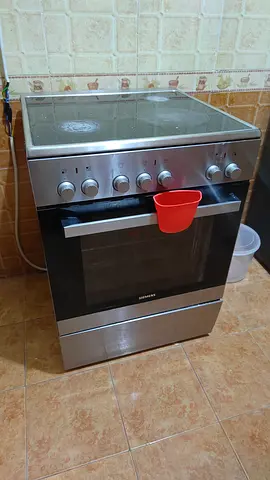 Siemens freestanding electric cooker with ceramic hob and oven