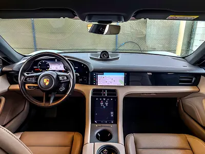 2022 Porsche TAYCAN 缩略图 9