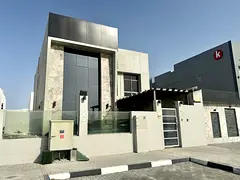 Residential and commercial villa / 10 rooms / business suitable / strategic location