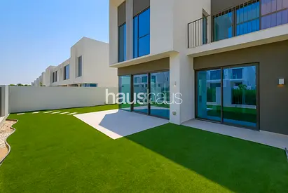 Brand New | Single Row | On Park | Spacious