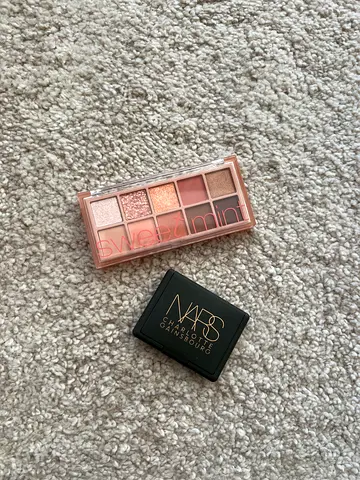 NARS eyeshadow + neutral eyeshadow palette