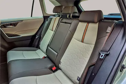 2025 Toyota RAV 4 — фото 12