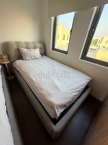 Homecenter Hydraulic Beds - As good as new