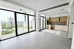 Single Row | Bright | Landscapped | Vacant