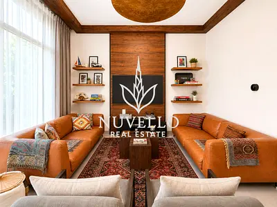 FULLY UPGRADED | OPEN PLAN LIVING | SINGLE ROW