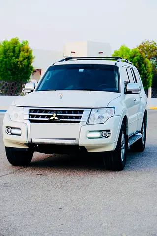 Mitsubishi Pajero 2019 GLS Medium Line | GCC Specs | Low Mileage full Orginal paint ‼️