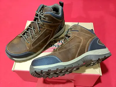 Red Wing Safety Shoe - brand new size 10.5(43.5)