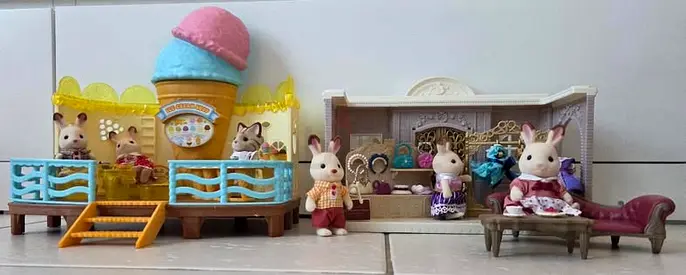 Sylvanian families sets (negotiable price)