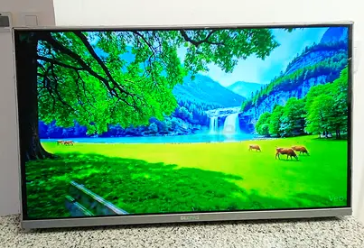 32-inch Smart LED TV - Good Working Condition